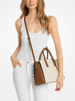 Încarcă imaginea în vizualizatorul Galerie, Geantă satchel Laila medie cu logo distinctiv 🇷🇴 Michael Kors®

